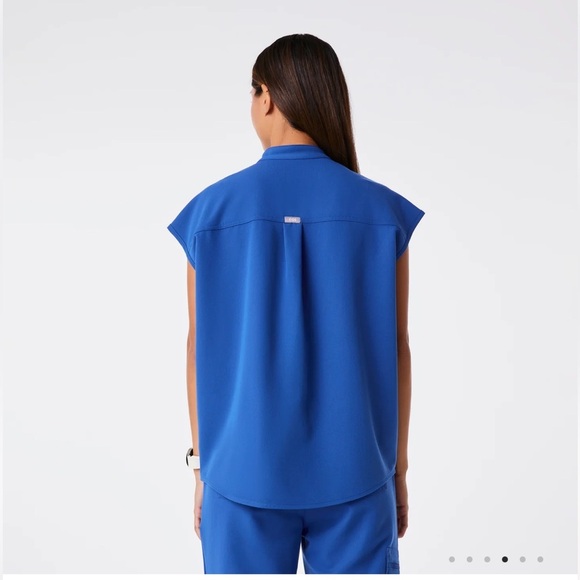 BNWOT Rafaela Oversized Scrub Top XXL Electric Blue - Picture 2 of 8